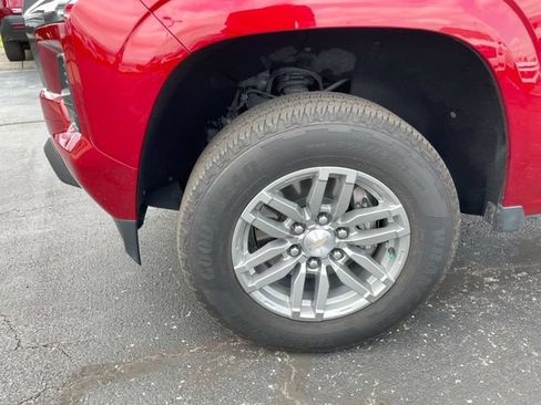 Used 2024 Chevrolet Colorado LT w/ LT Convenience Package RWD image 8
