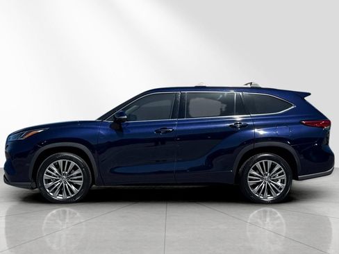 Used 2020 Toyota Highlander Platinum FWD image 7
