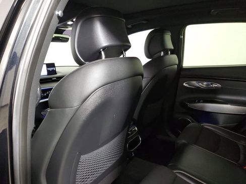 Used 2022 Genesis GV70 3.5T Sport image 12