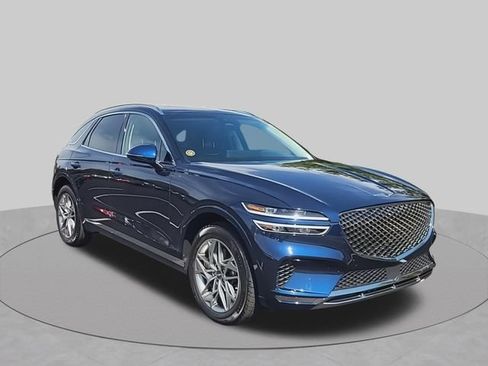 Used 2023 Genesis GV70 2.5T w/ Select Package AWD/4WD image 2