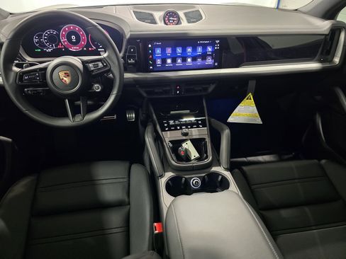 New 2026 Porsche Cayenne S image 12