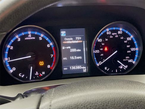 Used 2017 Toyota RAV4 LE image 16