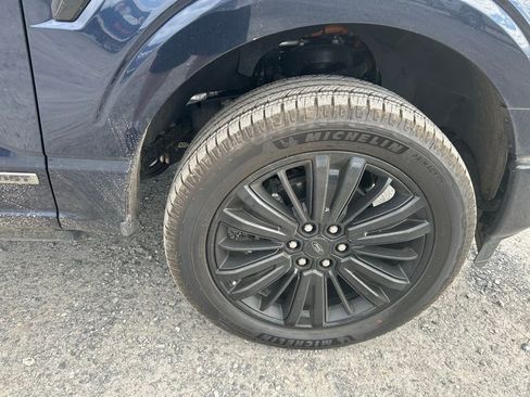 Used 2025 Ford F150 Platinum image 14