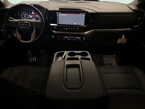 Used 2022 GMC Sierra 1500 Elevation w/ LPO, Elevation Black Package image 17