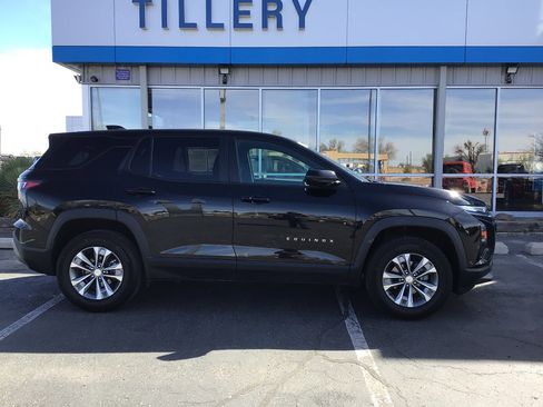 Used 2025 Chevrolet Equinox LT image 1