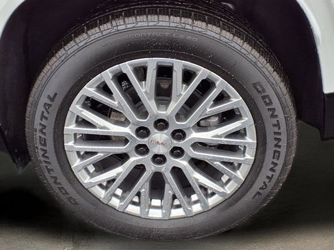 Used 2025 GMC Acadia Denali image 30