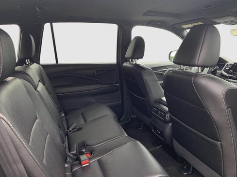 Certified 2025 Honda Passport EX-L image 37