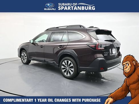 Used 2025 Subaru Outback Limited AWD/4WD image 2