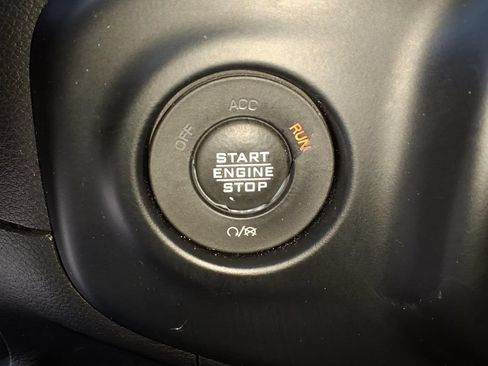 Used 2022 Jeep Wrangler Unlimited Rubicon AWD/4WD image 34