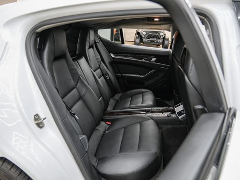 Used 2014 Porsche Panamera S image 46