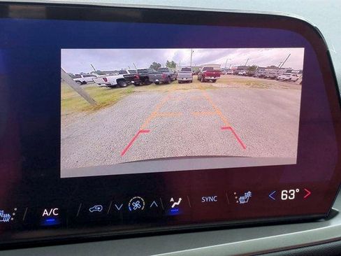 Used 2025 Chevrolet Traverse LT w/ Midnight/Sport Edition image 14