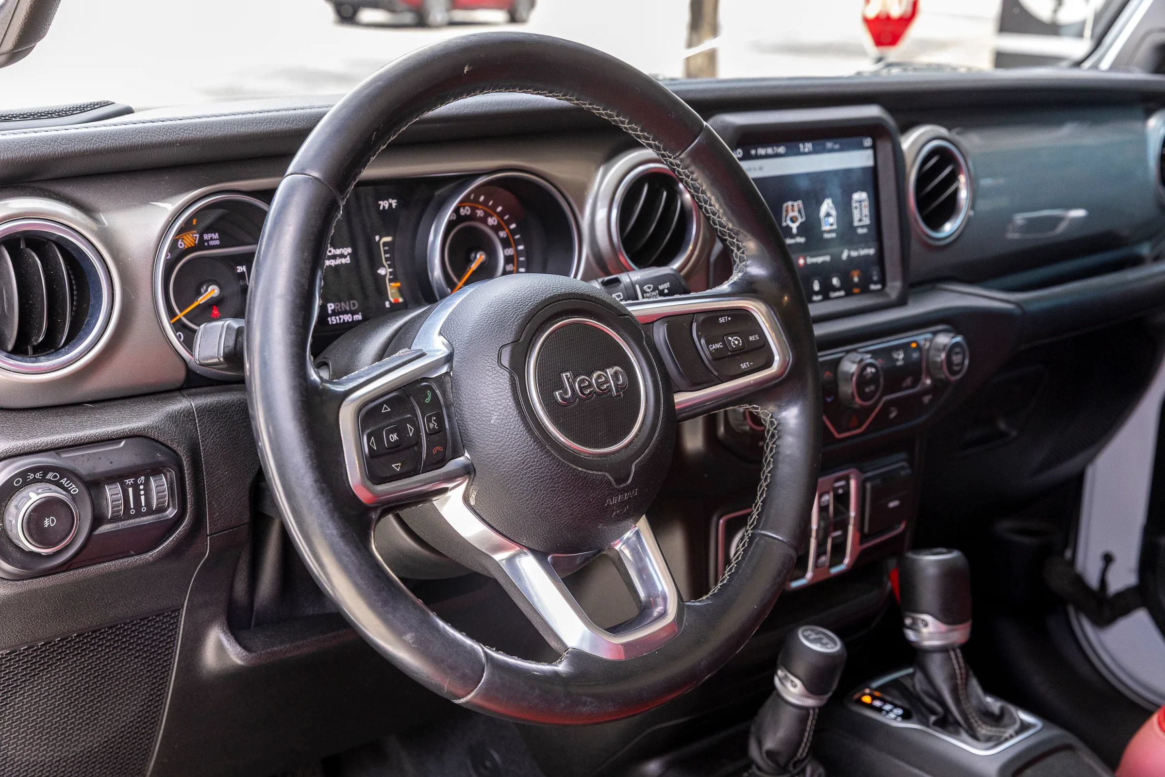 Used 2019 Jeep Wrangler Unlimited Sahara AWD/4WD image 18