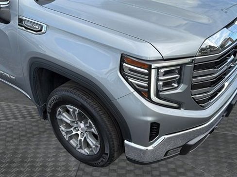 Used 2024 GMC Sierra 1500 SLT image 10