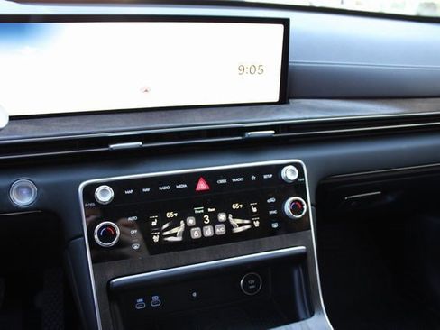 Used 2025 Genesis GV80 3.5T Prestige image 7