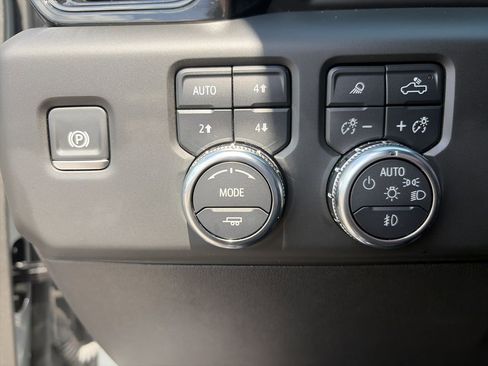 Used 2025 GMC Sierra 1500 AT4 w/ AT4 Premium Package AWD/4WD image 21