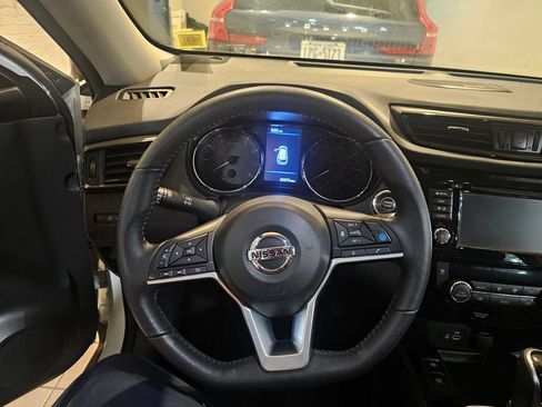 Used 2020 Nissan Rogue SL w/ Premium Package AWD/4WD image 17