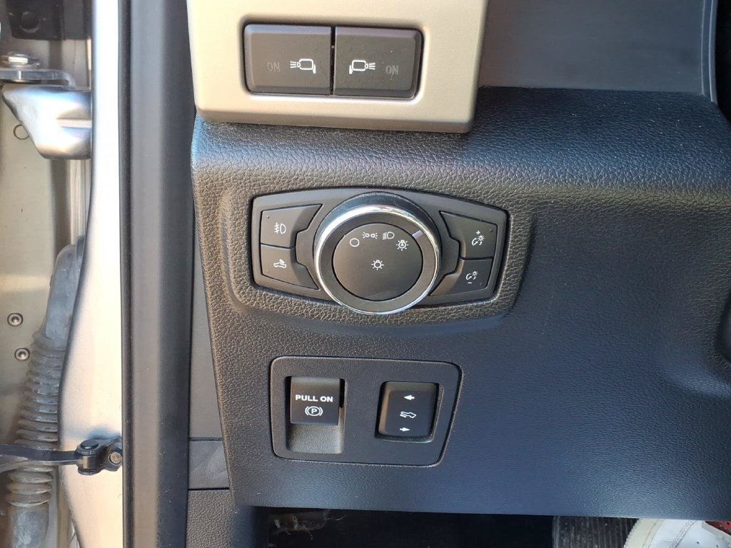 Used 2020 Ford F150 Lariat w/ Equipment Group 502A Luxury AWD/4WD image 14