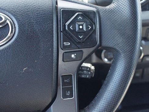 Used 2021 Toyota Tacoma TRD Sport AWD/4WD image 9