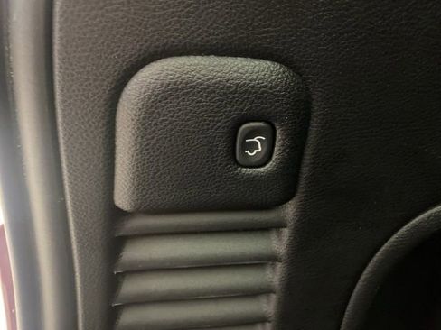 Used 2022 Jeep Grand Cherokee Limited image 10