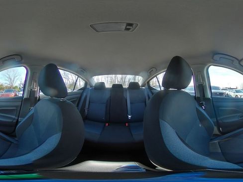 Used 2025 Nissan Versa SV FWD image 38