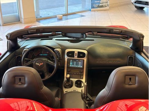 Used 2005 Chevrolet Corvette Convertible w/ Preferred Equipment Group RWD image 22