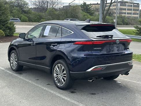 Used 2022 Toyota Venza XLE image 22