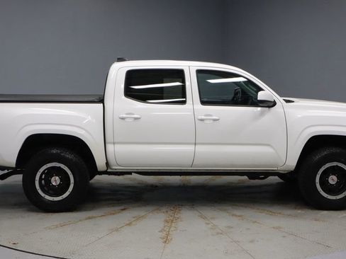 Used 2023 Toyota Tacoma SR AWD/4WD image 11