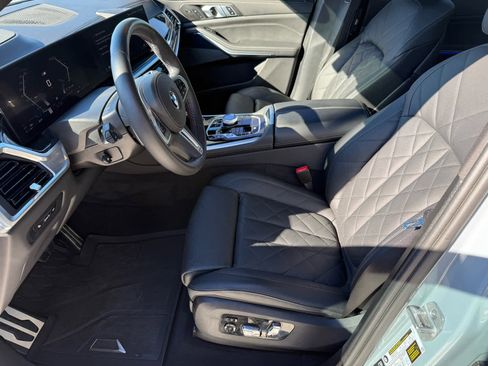 Used 2025 BMW X5 M60i image 10