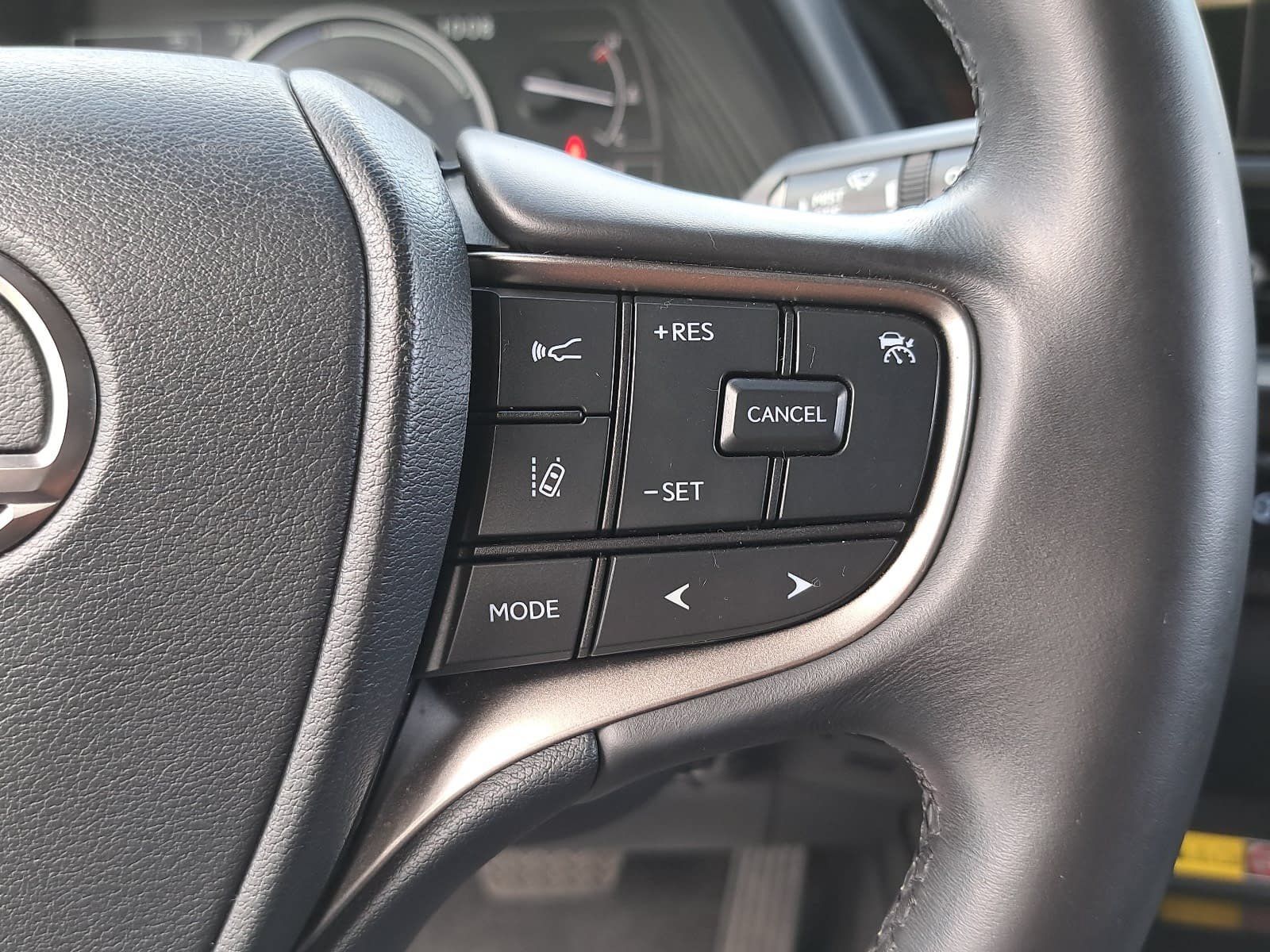 Used 2023 Lexus UX 250h FWD w/ Accessory Package (Z2) image 18