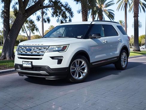 Used 2018 Ford Explorer XLT w/ Equipment Group 201A FWD image 1