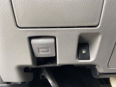 Used 2015 Toyota Highlander XLE image 31