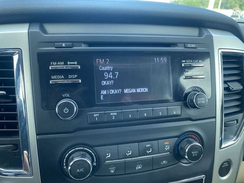 Used 2018 Nissan Titan SV AWD/4WD image 16