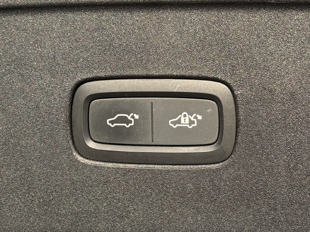 Certified 2025 Volvo EX90 Ultra AWD/4WD image 21