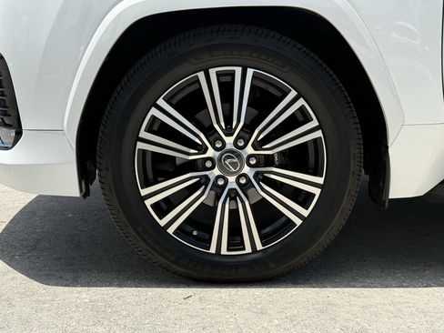 Used 2026 Lexus LX 600 4WD w/ Accessory Package (Z1) image 12