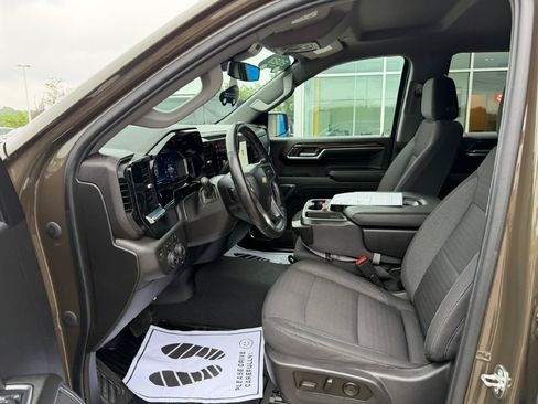 Certified 2023 Chevrolet Silverado 1500 LT w/ Z71 Off-Road Package AWD/4WD image 15