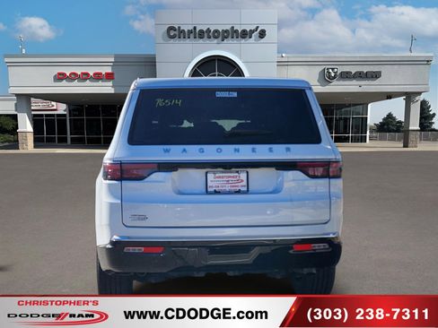 Used 2025 Jeep Wagoneer 4WD image 4