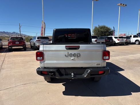 Certified 2023 Jeep Gladiator Overland image 6