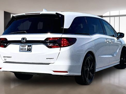 Used 2024 Honda Odyssey Sport image 2