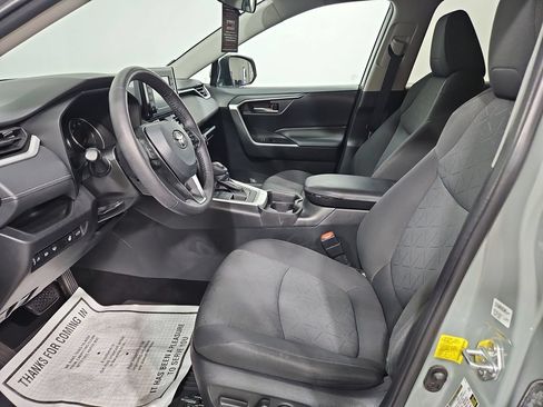 Used 2021 Toyota RAV4 XLE w/ Convenience Package AWD/4WD image 10