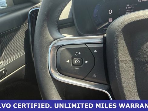 Certified 2025 Volvo XC40 B5 Plus AWD/4WD image 21