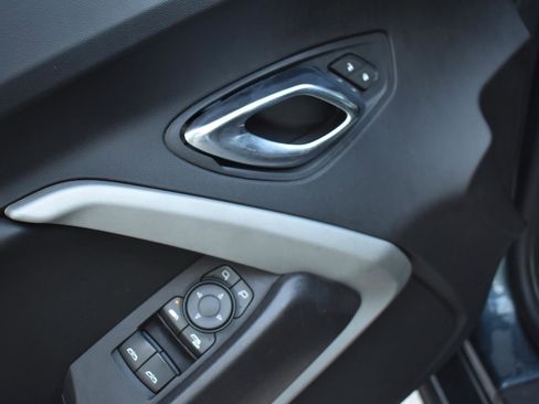 Used 2020 Chevrolet Camaro LT image 18