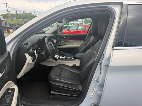 Used 2021 Alfa Romeo Stelvio Sprint w/ Sun & Sound Package AWD/4WD image 25