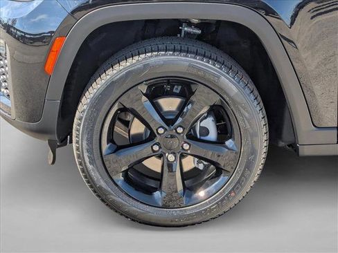 New 2026 Jeep Grand Cherokee Limited image 10