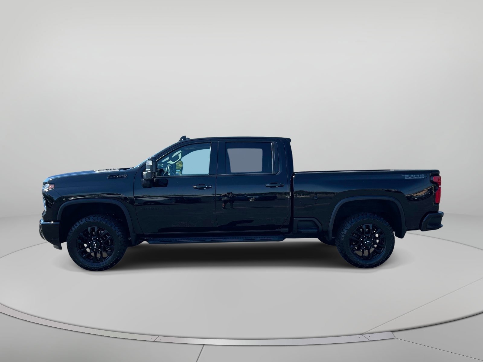 Used 2025 Chevrolet Silverado 2500 LTZ w/ LTZ Plus Package AWD/4WD image 8