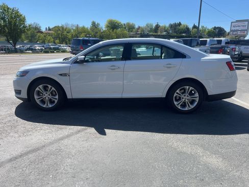 Used 2017 Ford Taurus SEL image 4