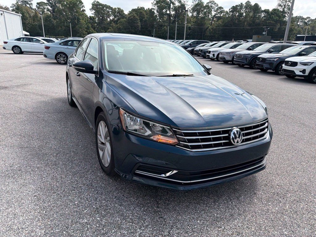 Used 2018 Volkswagen Passat 2.0T SE FWD image 3