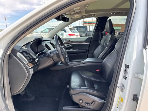 Used 2017 Volvo XC90 T6 Momentum w/ Vision Package AWD/4WD image 12