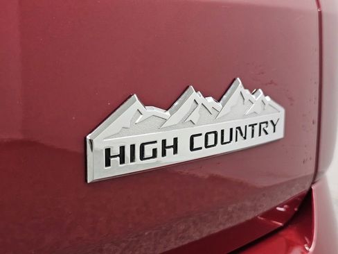 Used 2018 Chevrolet Traverse High Country w/ LPO, 'HIT The Road' Package image 31