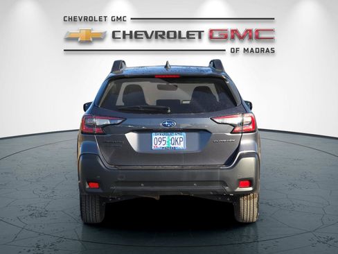 Used 2025 Subaru Outback Onyx Edition image 4