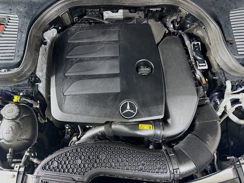 Used 2021 Mercedes-Benz GLC 300 4MATIC image 39